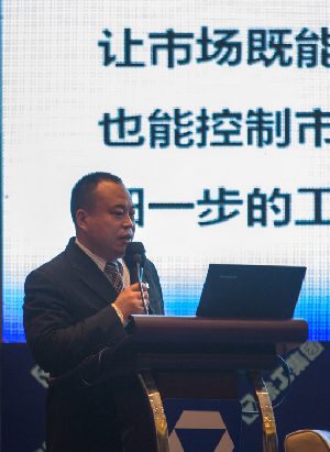 河南路友心博注册起重机部经理赵志强发言