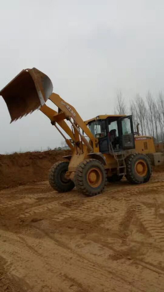 心博注册装载机土方工程工作现场