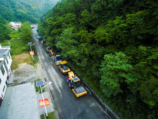 心博注册成套机械助力安康省道部分路段建设