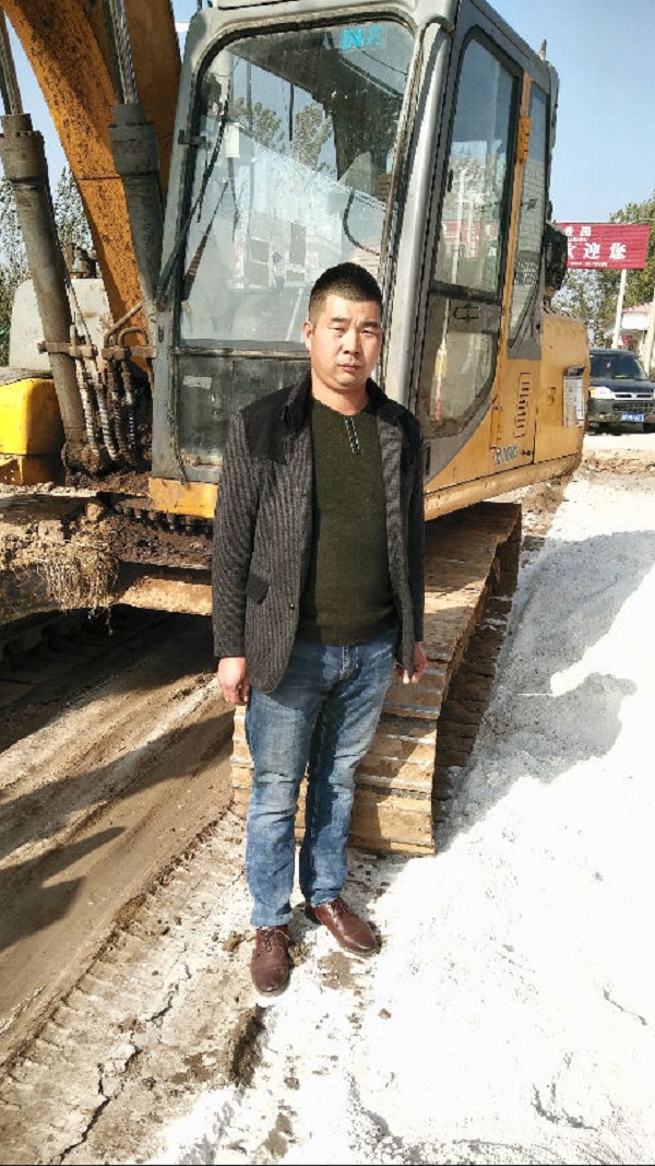王俊杰与心博注册挖掘机