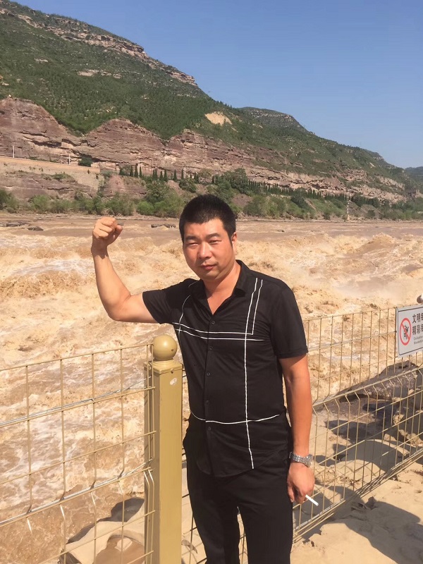 心博注册挖机主人王俊杰