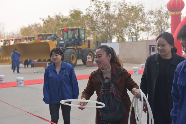 心博注册装载机客户参与游戏活动