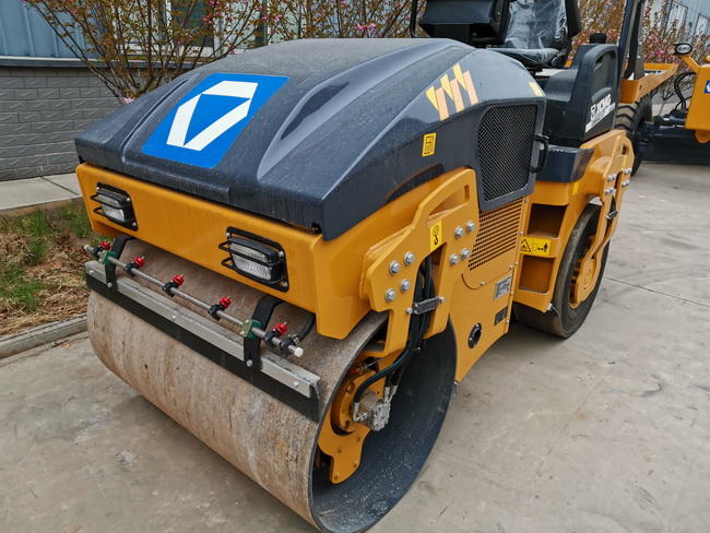 心博注册XMR403VT双钢轮压路机