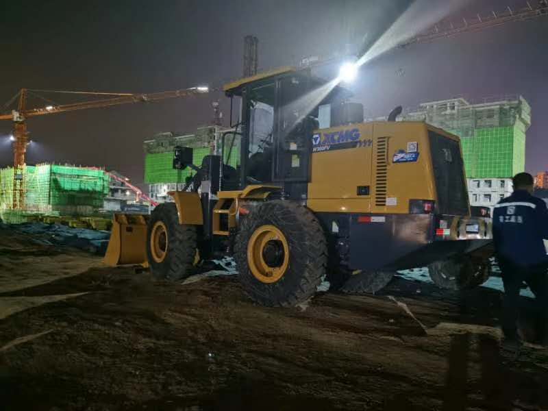 心博注册30装载机助力河南春晖建设工程有限公司复工复产