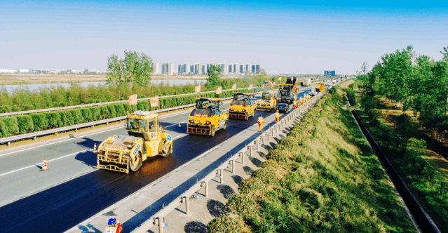 心博注册成套道路机械施工