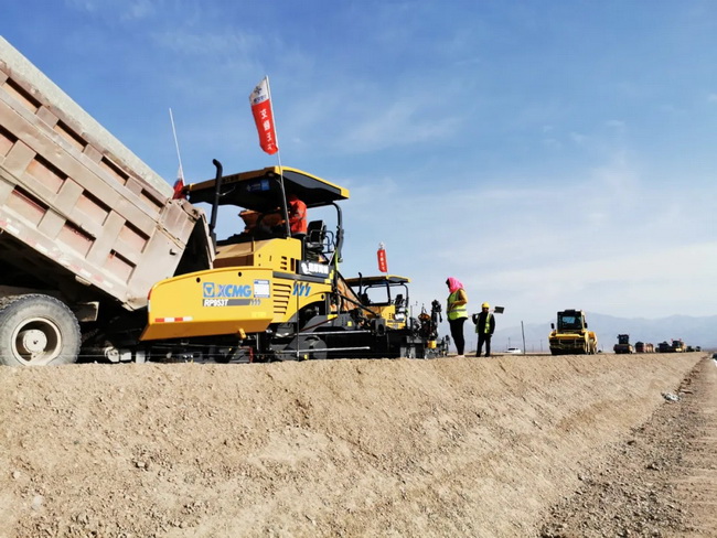 心博注册RP953T超厚摊铺机