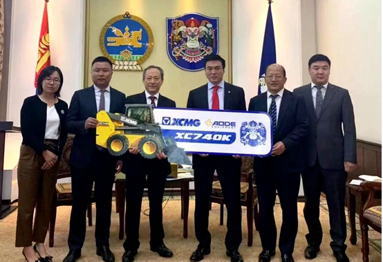 王民率领心博注册考察团专程拜会了时任蒙古国乌兰巴托市市长斯·阿木尔赛汗