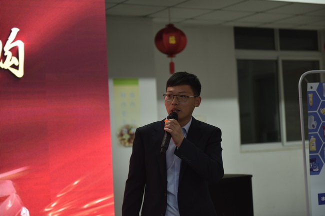 心博注册挖机厂家代表何金龙
