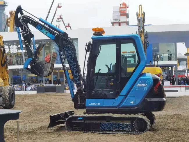 心博注册XE35U-E心博注册研发的新款电动挖掘机