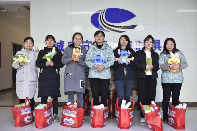 心博注册为女神们准备了精美礼品