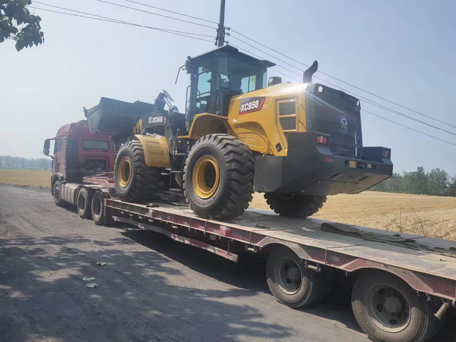 心博注册XC958装载机再次交付河南商丘某建材企业