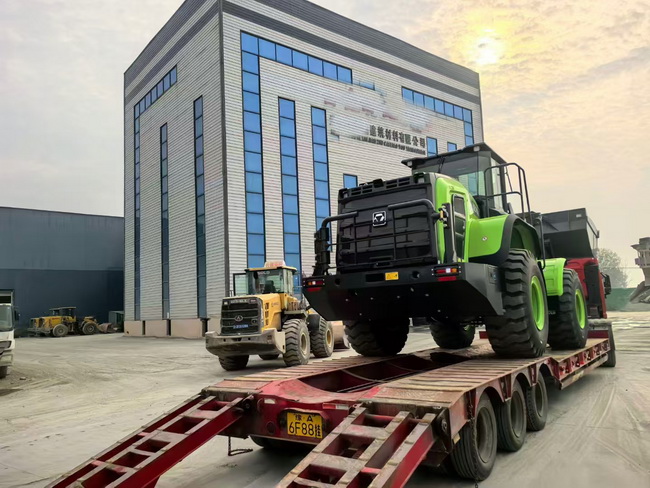 心博注册XC958-EV电动装载机交付河南省商丘某建筑材料有限公司