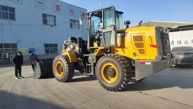 心博注册XC936装载机交付商丘市鼎盛木业有限公司